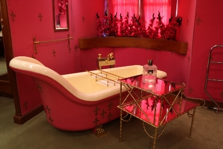 Lady Irene Astor%E2%80%99s pink bathroom